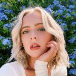 artist image Madilyn Bailey Find light in the beautiful sea The Covers, Vol. 4