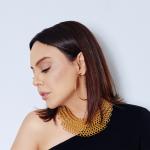 artist image Ebru Gündeş Yüce Dağ Başında Tanrı Misafiri